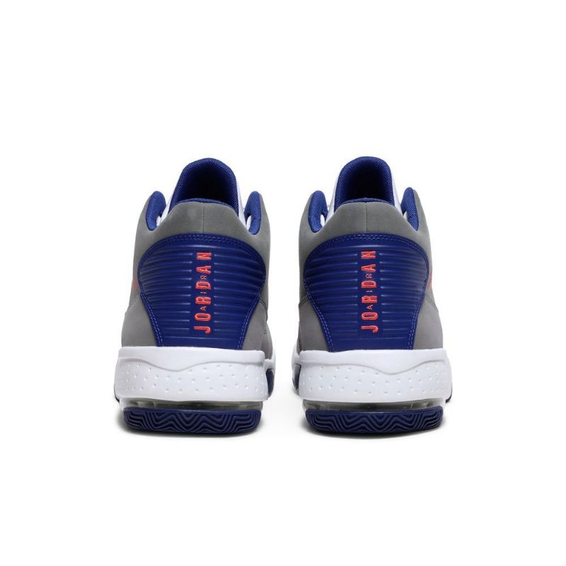 Air Jordan Max Aura 2 Grå Hvit Blå Rød Herresko