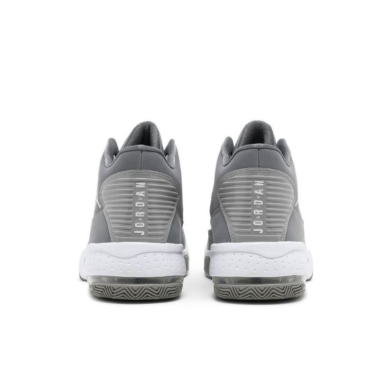 Air Jordan Max Aura 2 Grå Hvite Herresko