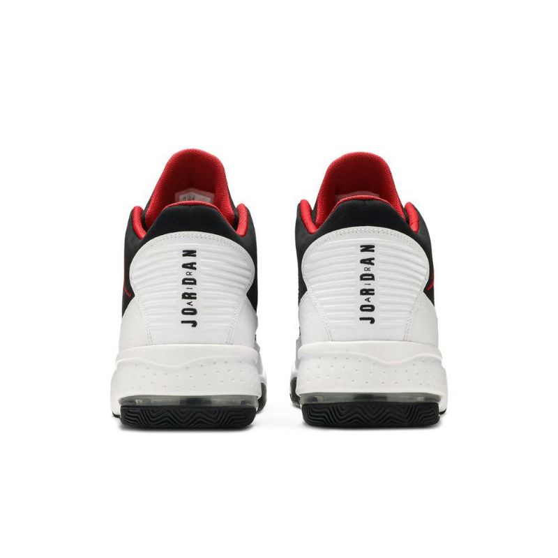 Air Jordan Max Aura 2 Hvit Rød Svart Herresko