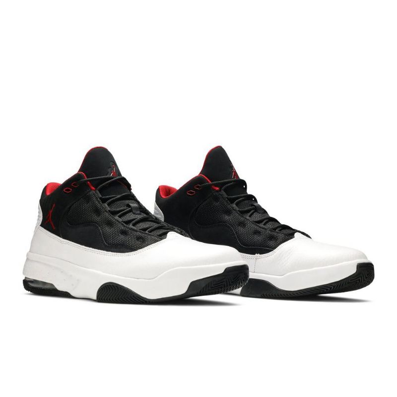 Air Jordan Max Aura 2 Hvit Rød Svart Herresko