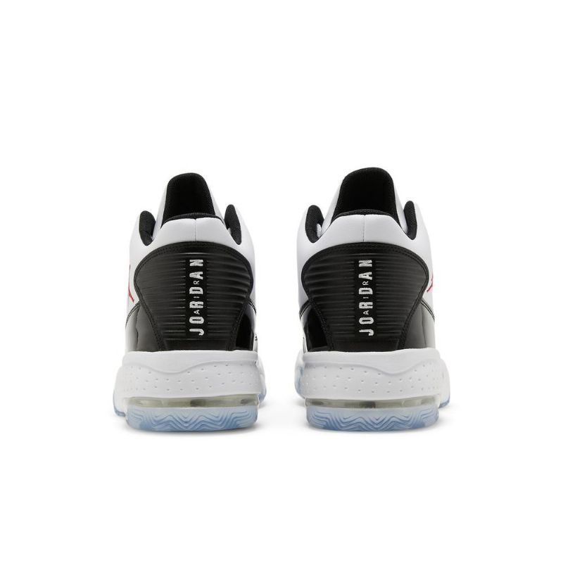 Air Jordan Max Aura 2 Hvit Svart Rød Herresko