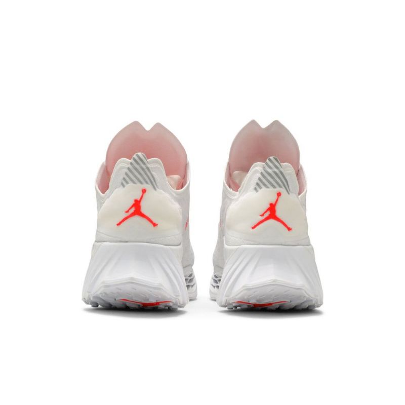 Air Jordan Zoom Trunner Ultimate Hvit Rød Herresko