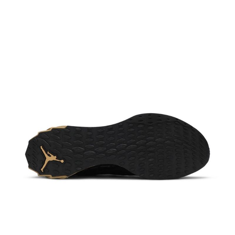 Air Jordan Zoom Trunner Ultimate Svart Gull Rød Herresko