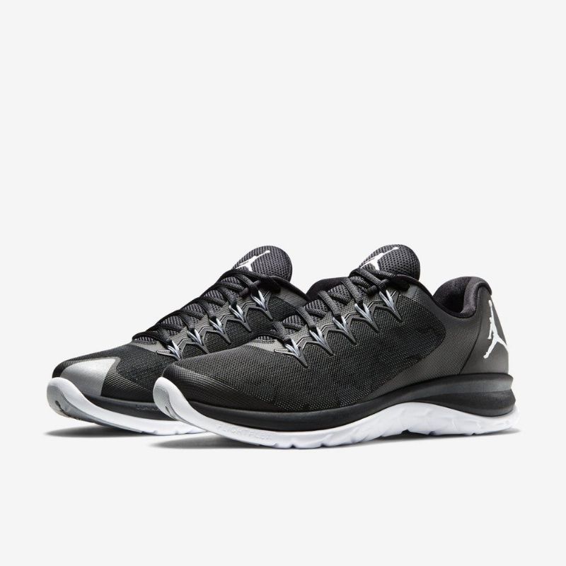 Air Jordan Flight Runner 2 Svart Hvit Herresko