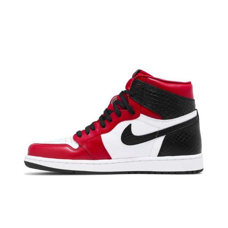 Air Jordan 1 Retro Høy Og Rød Hvit Svart Damesko